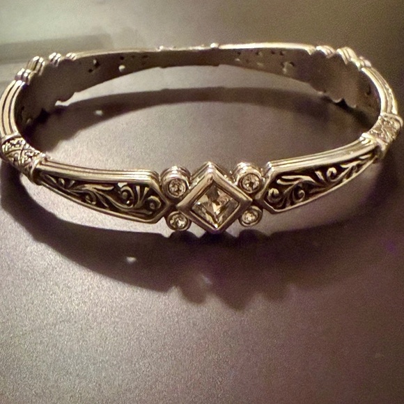 Brighton Zoe Bangle Bracelet Silver Tone Scroll Design Swarovski Crystal 2.75" - Picture 5 of 5